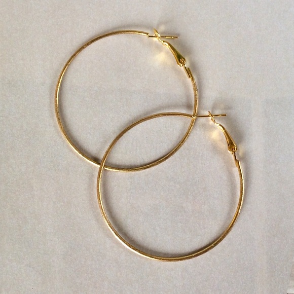New Circle hoop Earrings Gold tone - Picture 8 of 8